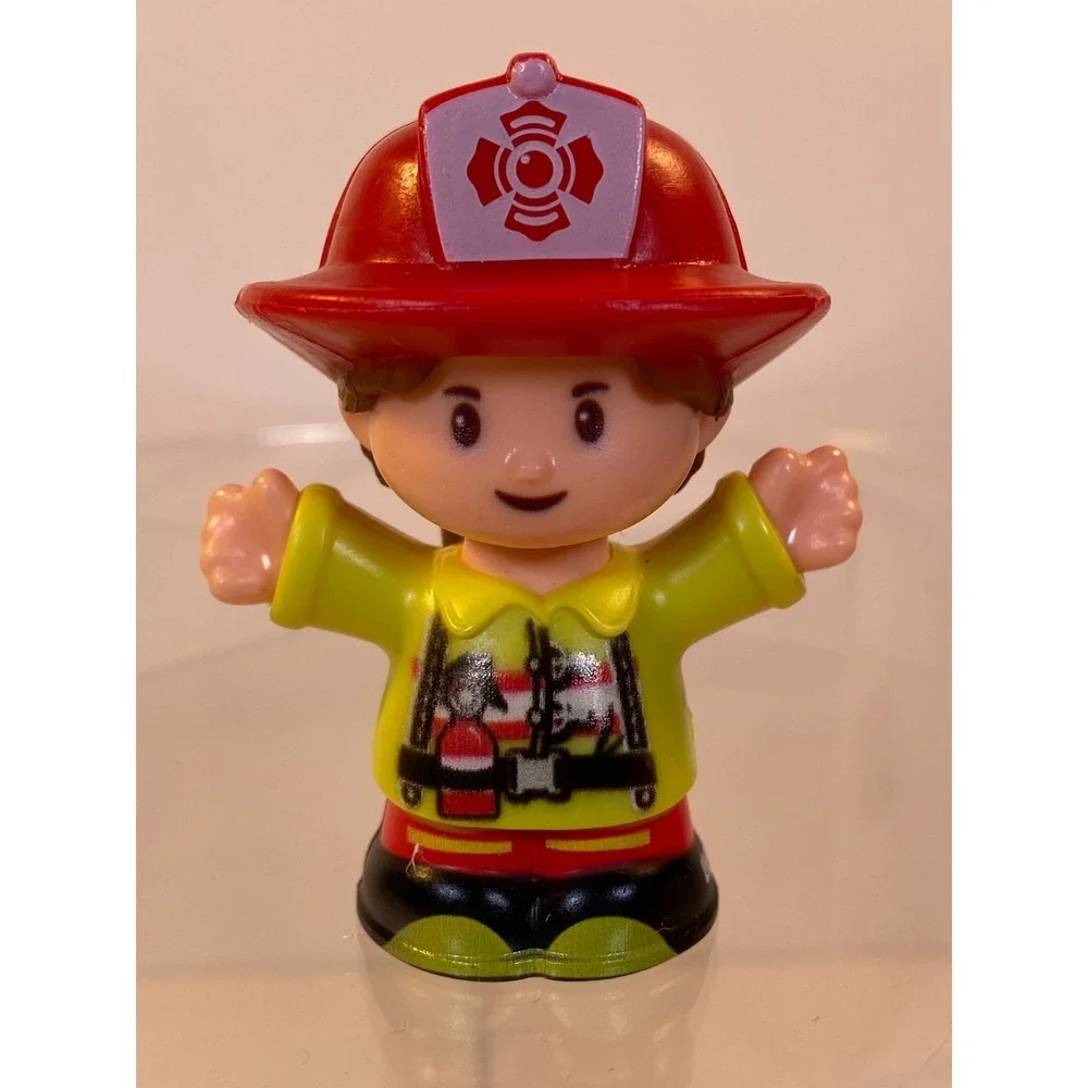 Fisher Price Little People Musical Red Fire Truck Lights Water Hose and Figures